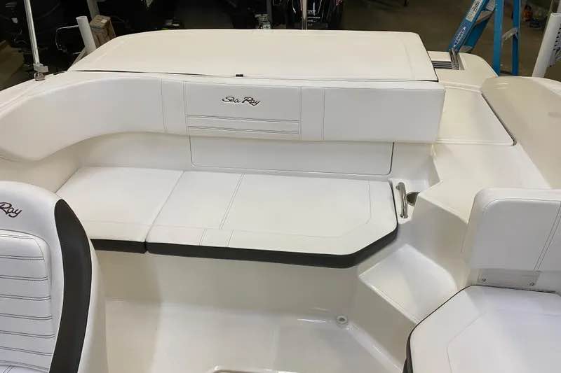 2021 Sea Ray SPX 190 OB