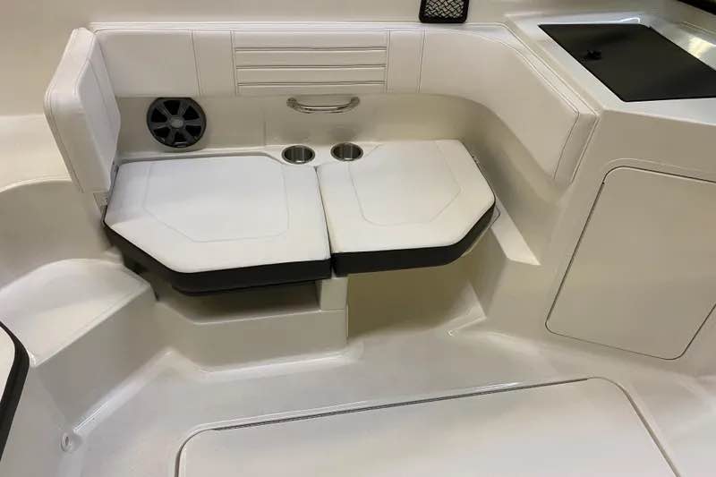 2021 Sea Ray SPX 190 OB