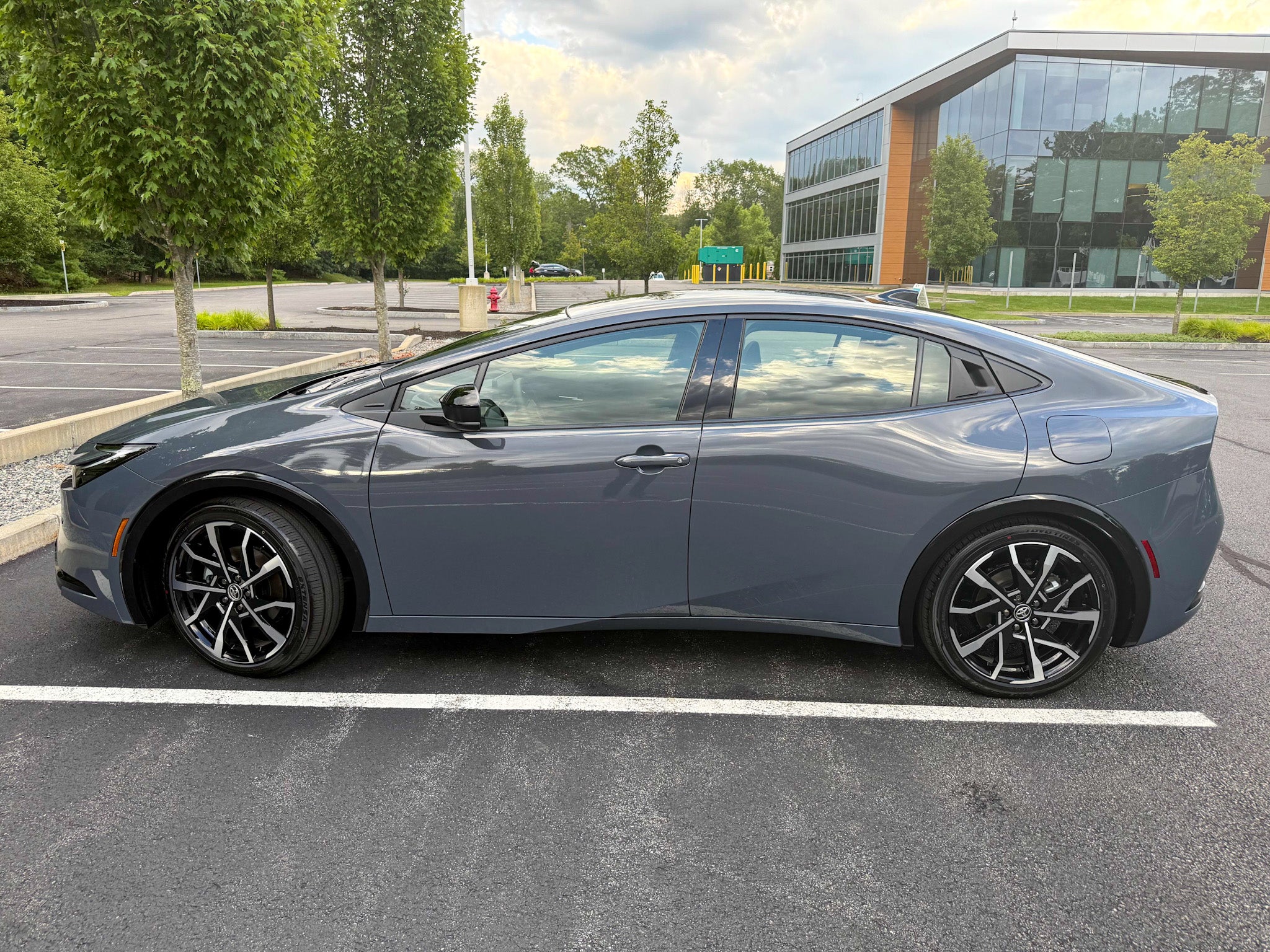 2025 Toyota Prius Plug-In Hybrid
